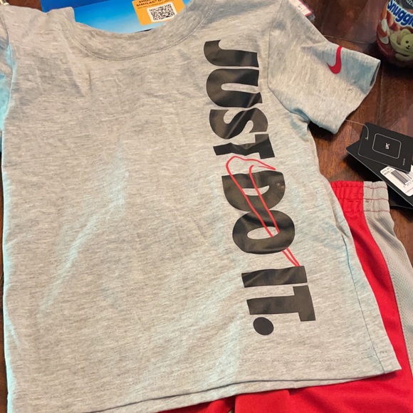 4t BOYS NIKE 2PC OUTFIT NWT - Picture 1 of 1
